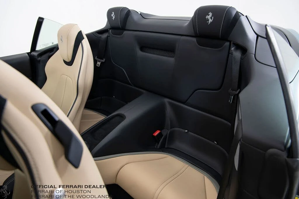 2024 Ferrari Roma Spider - Image 15 of 31