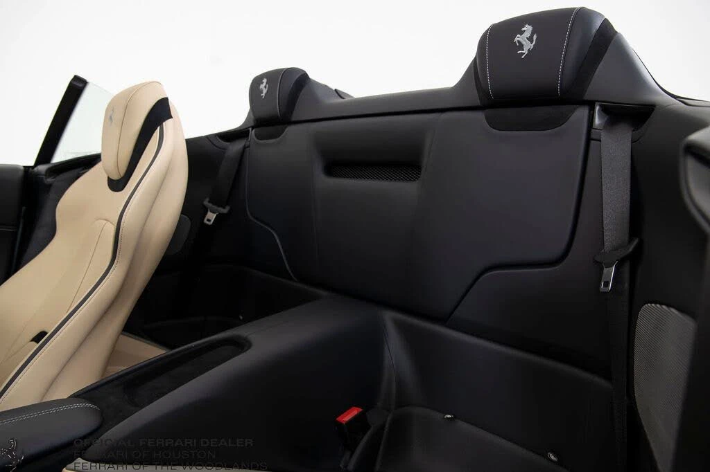 2024 Ferrari Roma Spider - Image 16 of 31