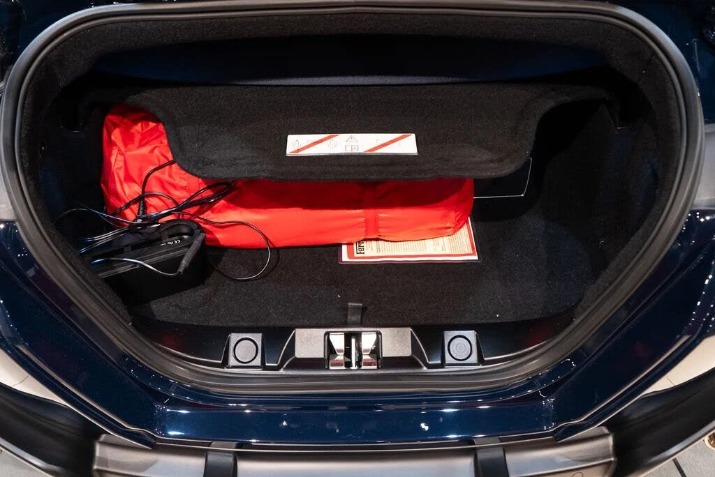 2024 Ferrari Roma Spider - Image 17 of 31
