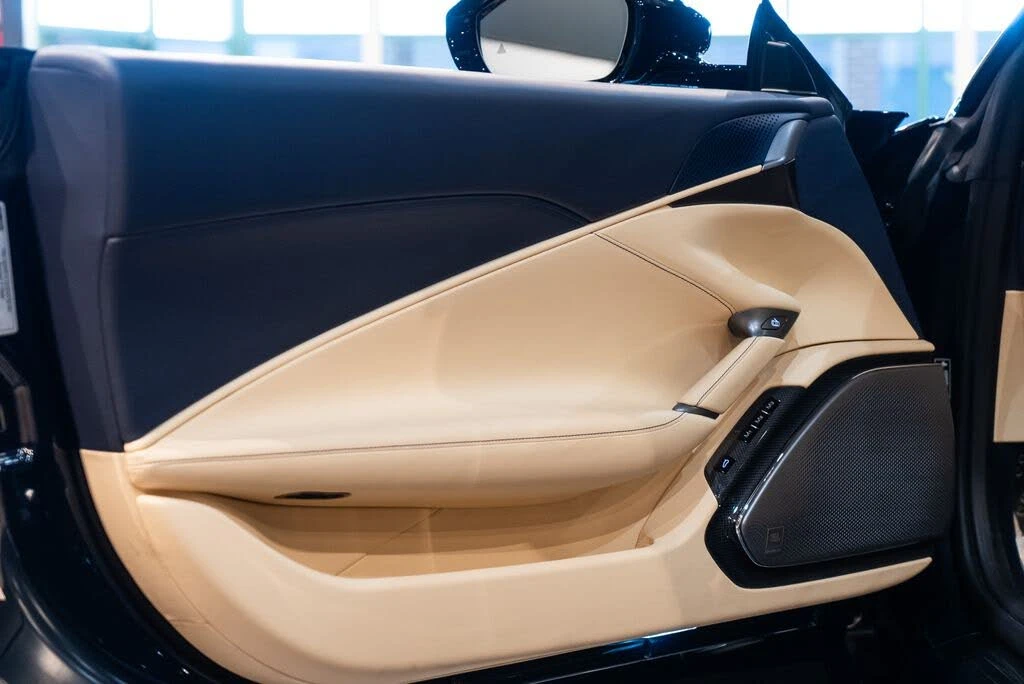 2024 Ferrari Roma Spider - Image 19 of 31