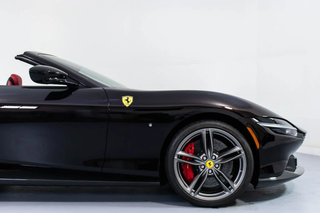 2024 Ferrari Roma Spider - Image 16 of 31