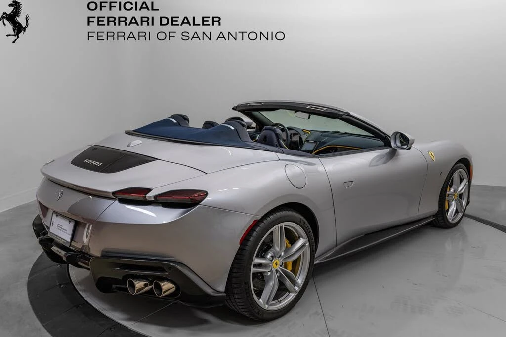 2024 Ferrari Roma Spider - Image 9 of 31