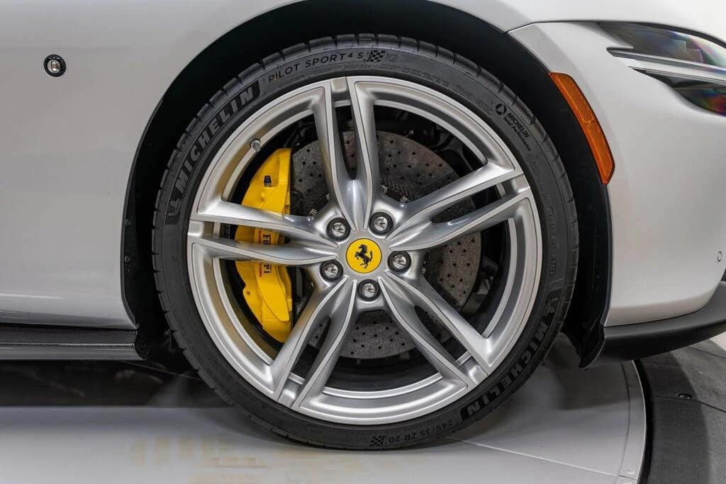 2024 Ferrari Roma Spider - Image 16 of 31