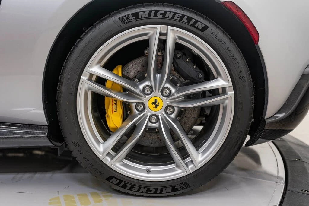 2024 Ferrari Roma Spider - Image 14 of 31