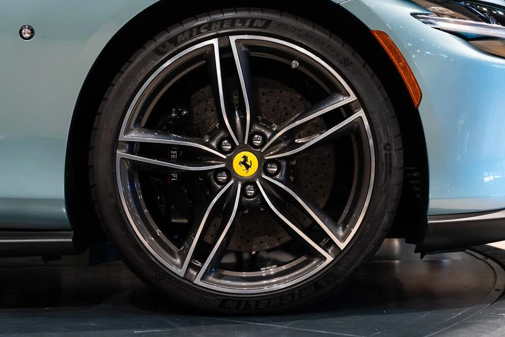 2024 Ferrari Roma Spider - Image 16 of 31