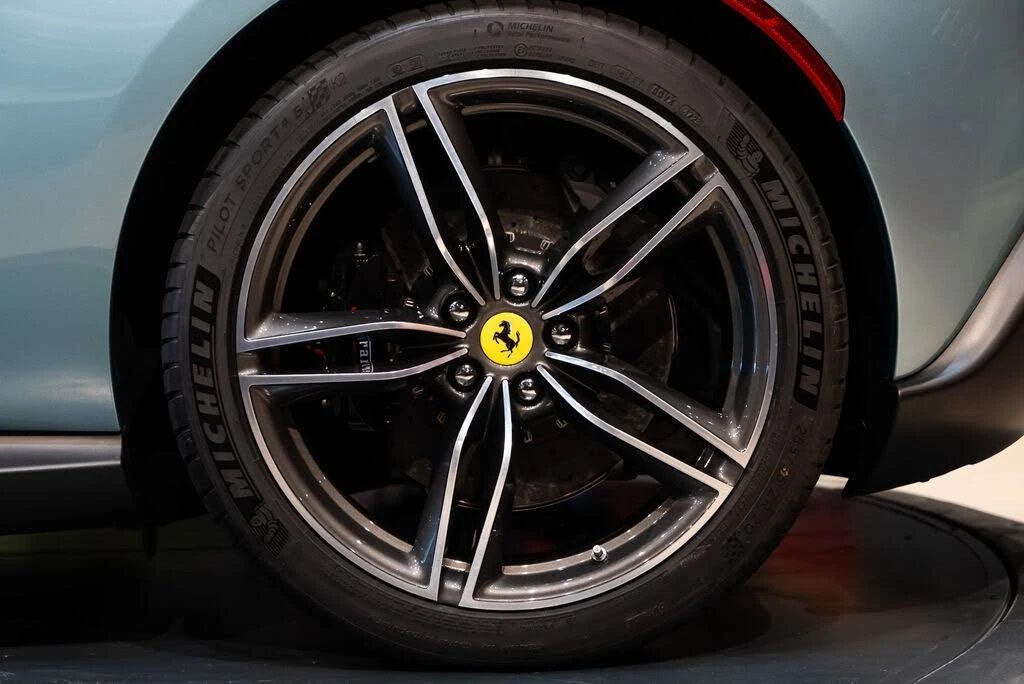 2024 Ferrari Roma Spider - Image 14 of 31