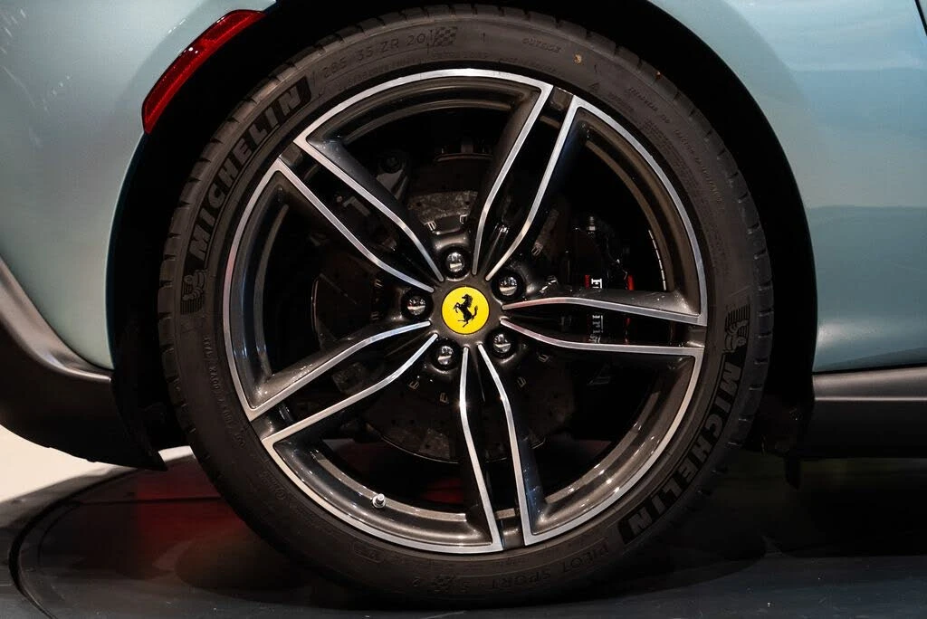 2024 Ferrari Roma Spider - Image 15 of 31
