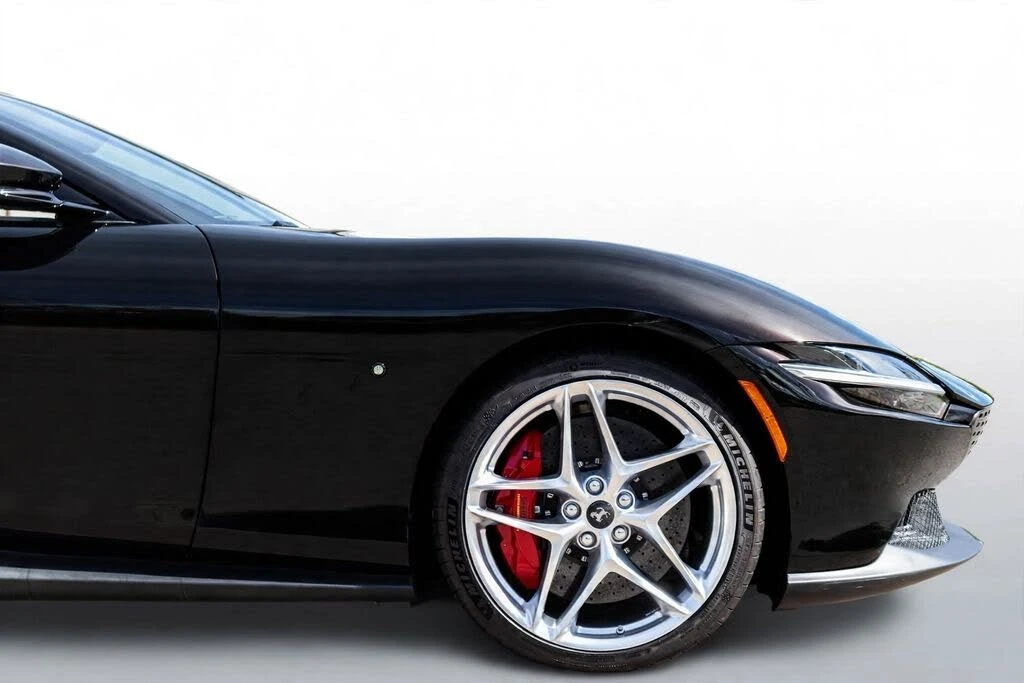 2024 Ferrari Roma Spider - Image 16 of 31