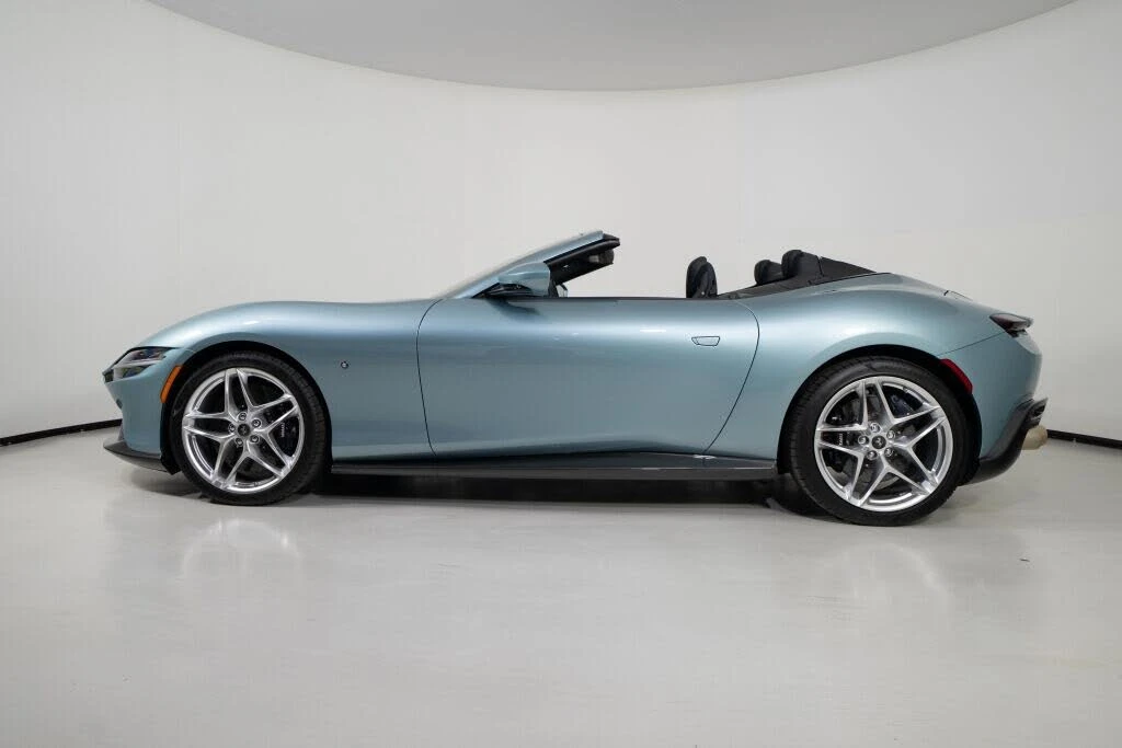 2024 Ferrari Roma Spider - Image 8 of 31
