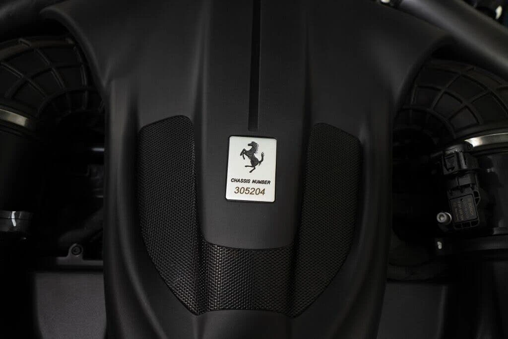 2024 Ferrari Roma Spider - Image 17 of 31