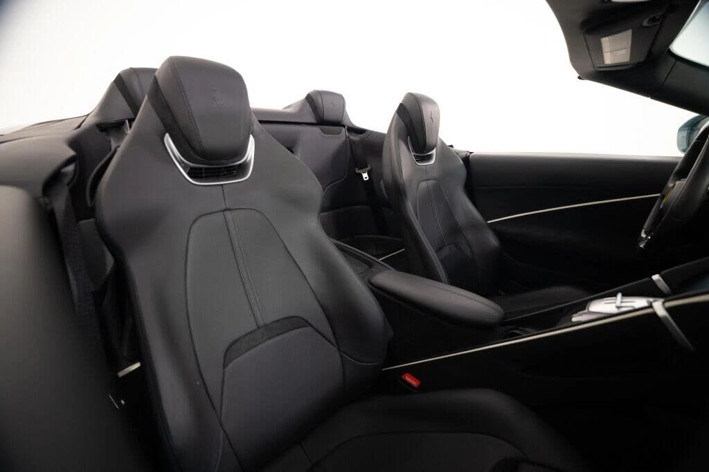 2024 Ferrari Roma Spider - Image 14 of 31