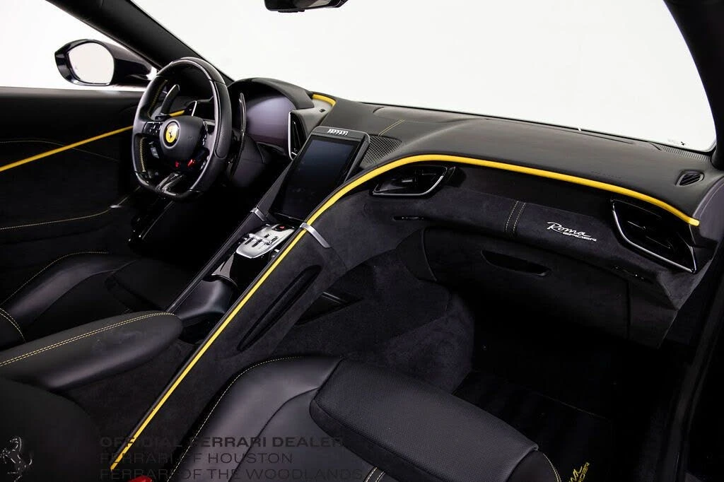 2024 Ferrari Roma Spider - Image 19 of 31