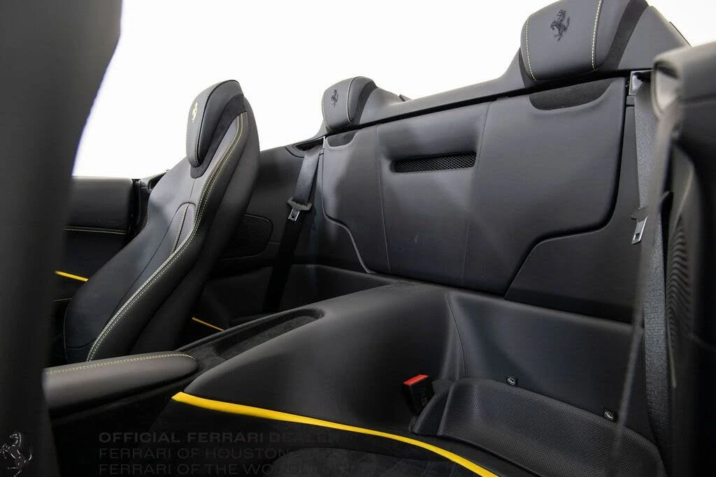 2024 Ferrari Roma Spider - Image 16 of 31