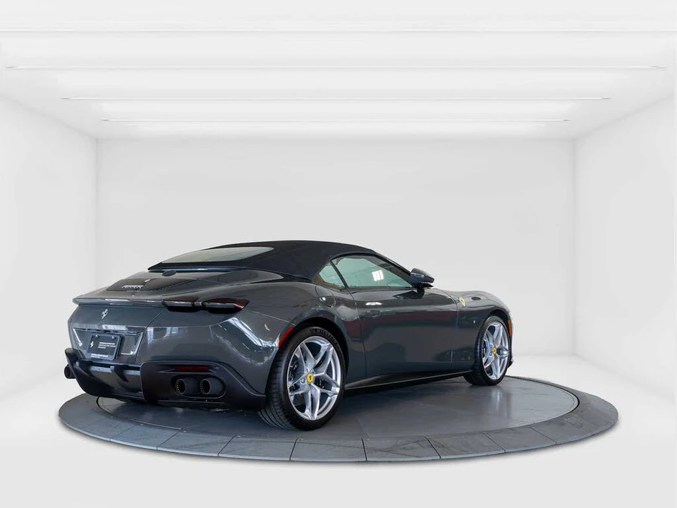 2024 Ferrari Roma Spider - Image 5 of 7