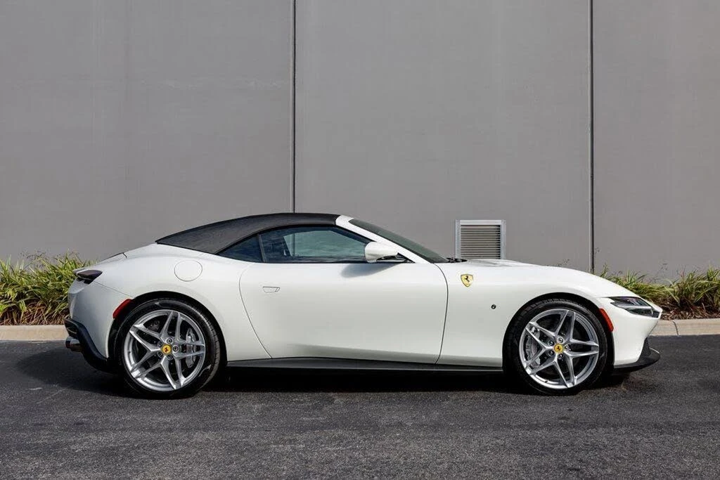 2024 Ferrari Roma Spider - Image 7 of 31