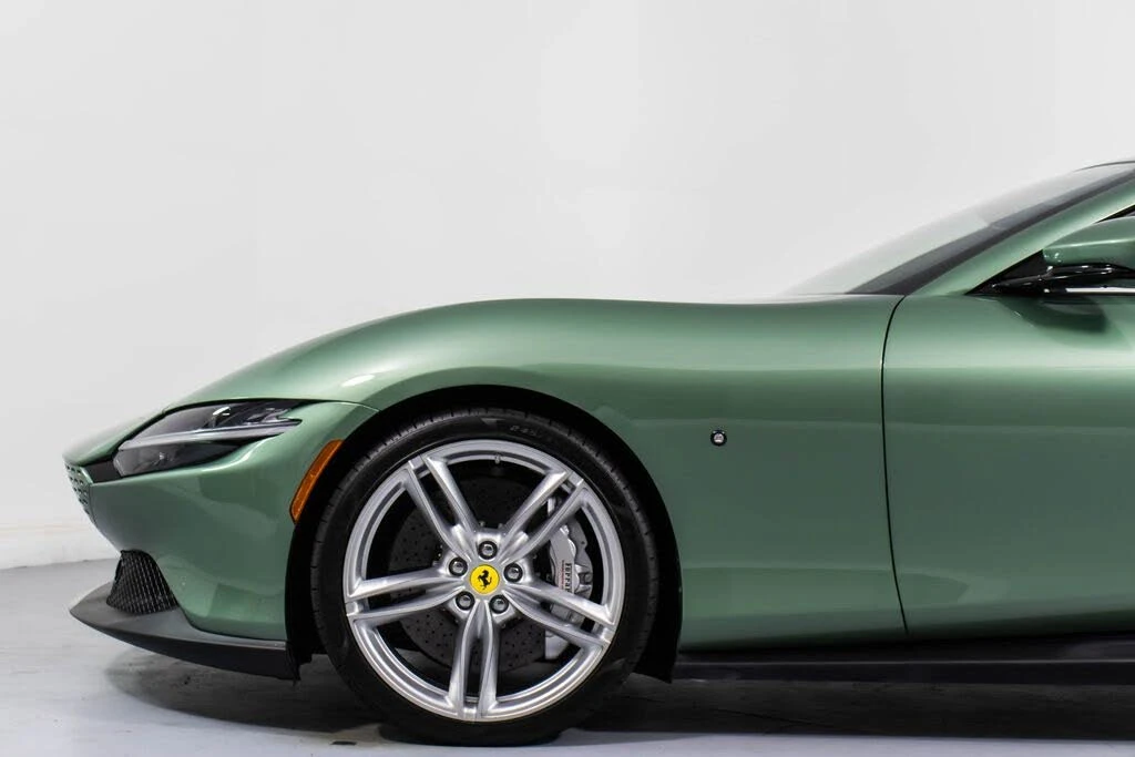 2024 Ferrari Roma Spider - Image 28 of 31