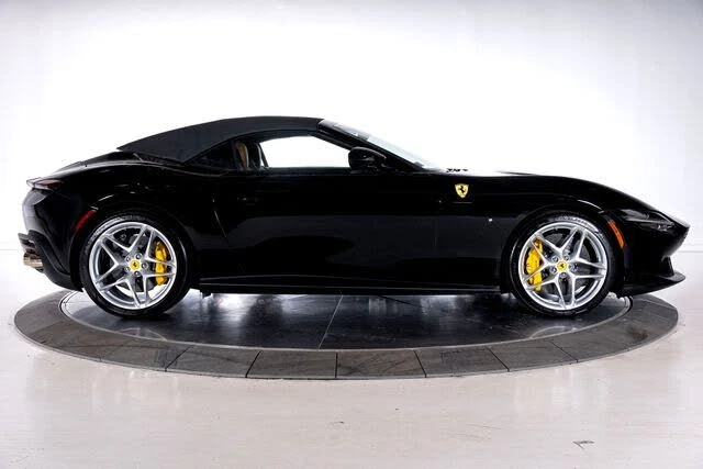 2024 Ferrari Roma Spider - Image 11 of 31