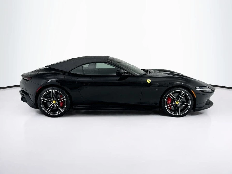 2024 Ferrari Roma Spider - Image 12 of 31