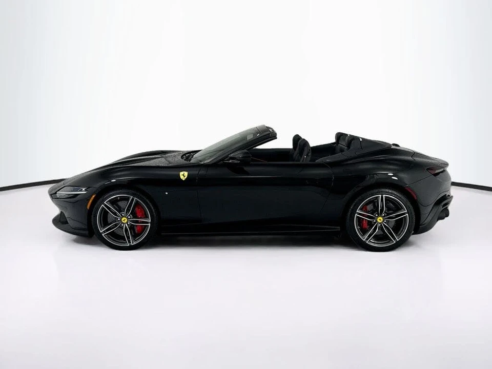 2024 Ferrari Roma Spider - Image 8 of 31