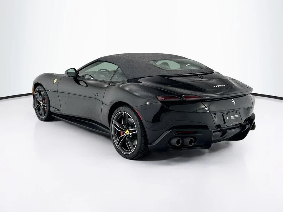 2024 Ferrari Roma Spider - Image 15 of 31
