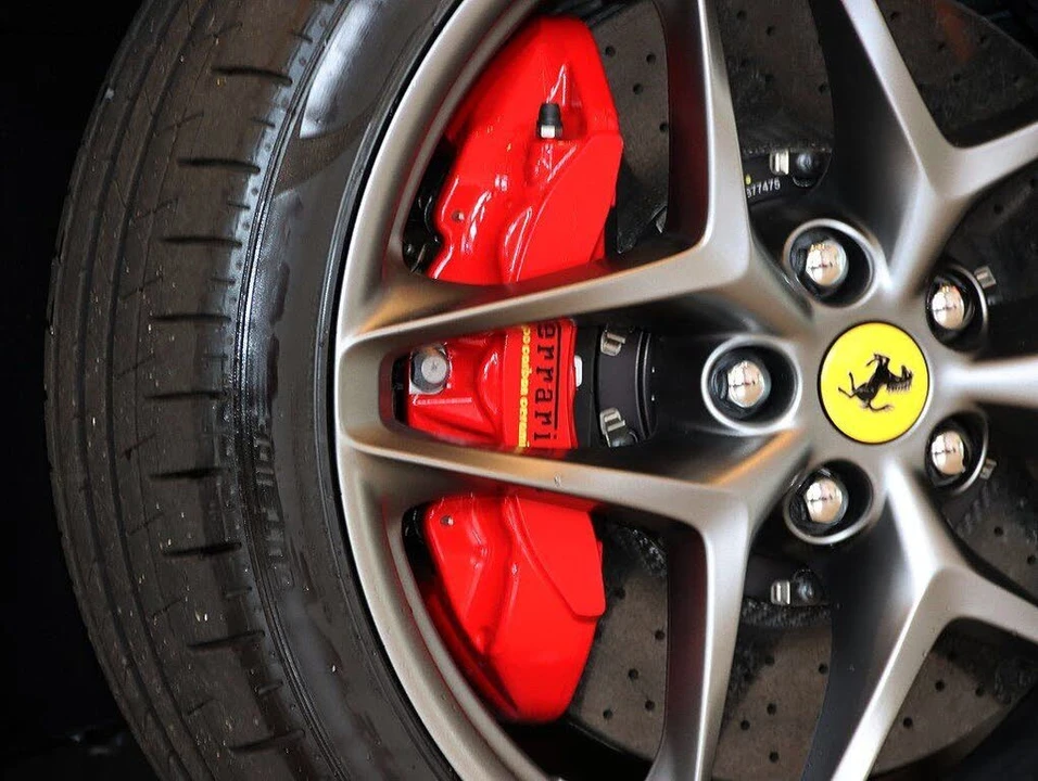 2024 Ferrari Roma Spider - Image 12 of 31