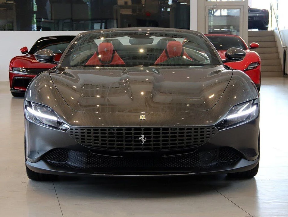 2024 Ferrari Roma Spider - Image 27 of 31