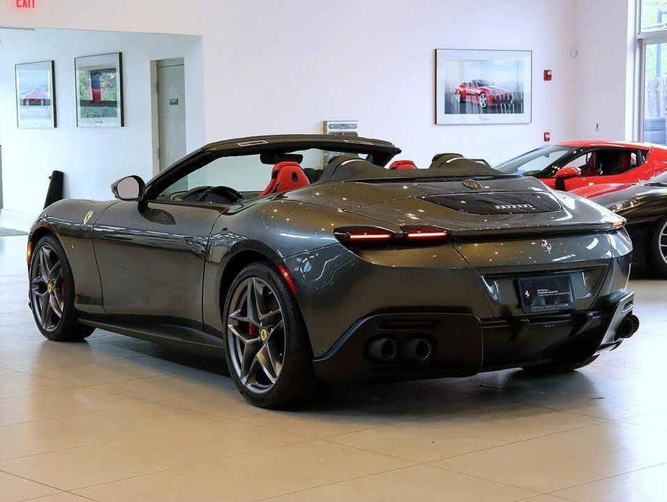 2024 Ferrari Roma Spider - Image 2 of 31