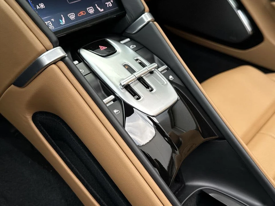 2024 Ferrari Roma Spider - Image 20 of 31