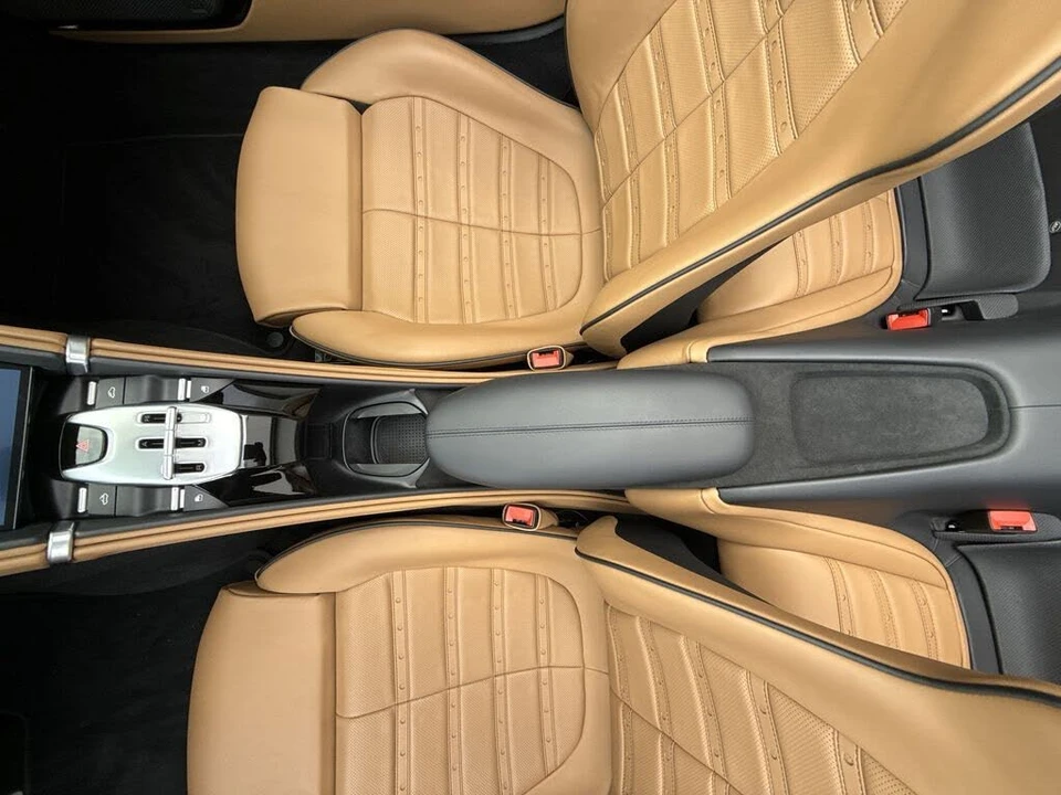 2024 Ferrari Roma Spider - Image 21 of 31