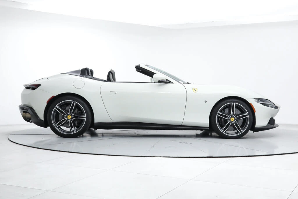 2024 Ferrari Roma Spider - Image 10 of 31