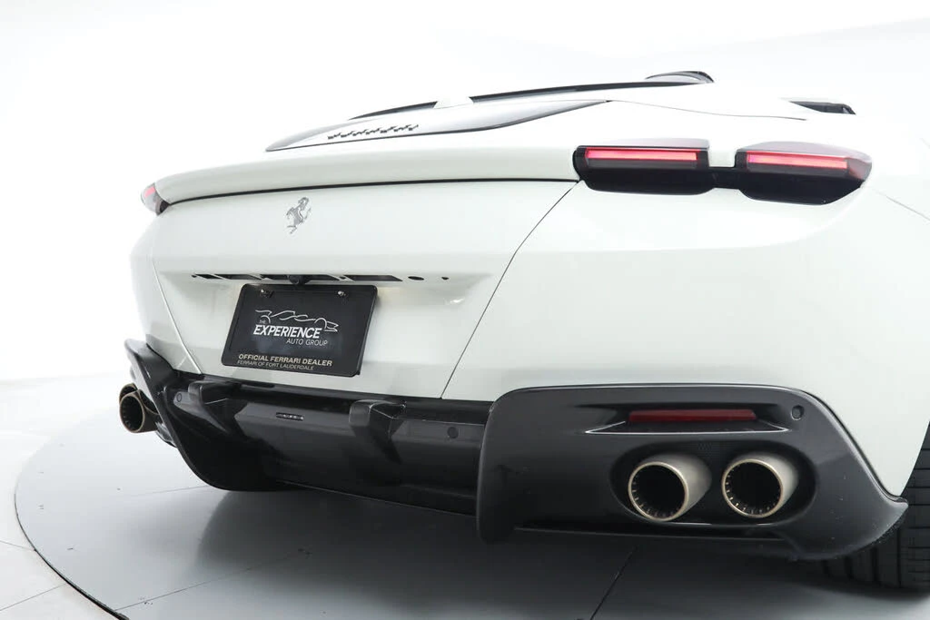 2024 Ferrari Roma Spider - Image 19 of 31