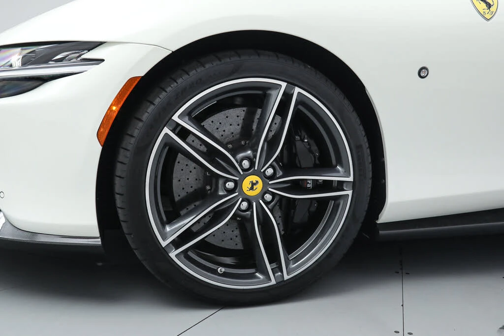 2024 Ferrari Roma Spider - Image 16 of 31