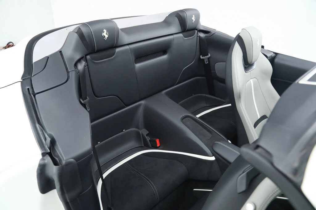 2024 Ferrari Roma Spider - Image 25 of 31