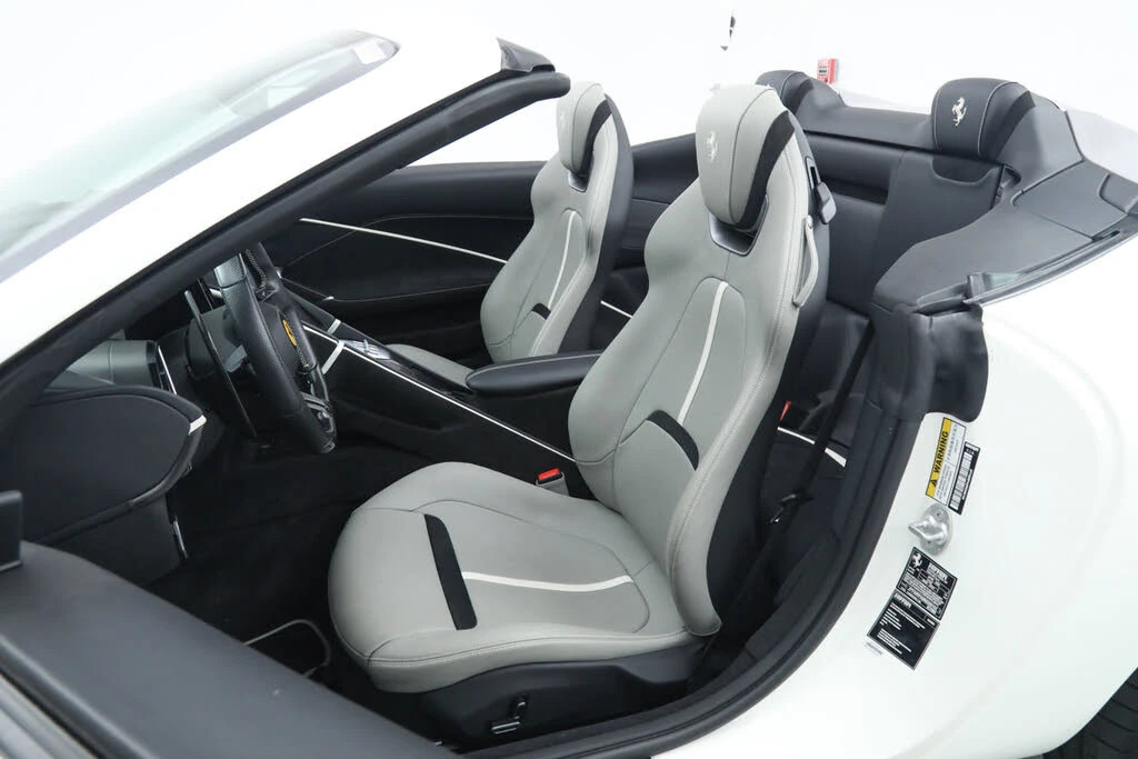 2024 Ferrari Roma Spider - Image 5 of 31
