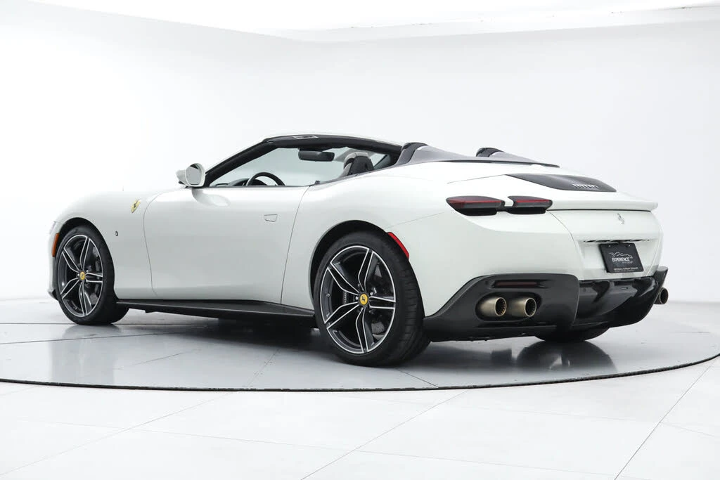 2024 Ferrari Roma Spider - Image 8 of 31