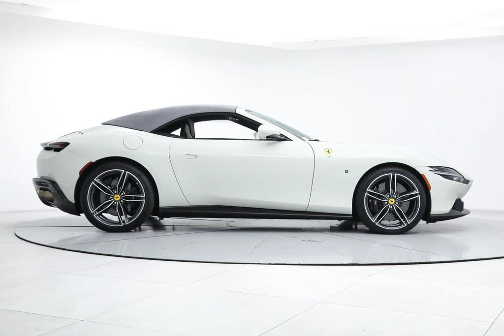 2024 Ferrari Roma Spider - Image 11 of 31