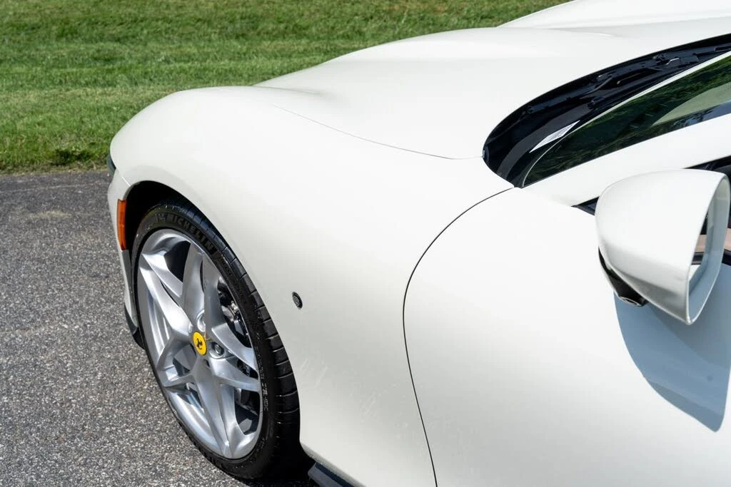 2024 Ferrari Roma Spider - Image 10 of 31