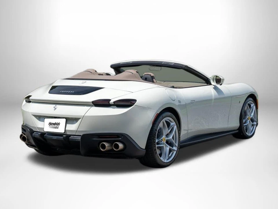 2024 Ferrari Roma Spider - Image 8 of 31