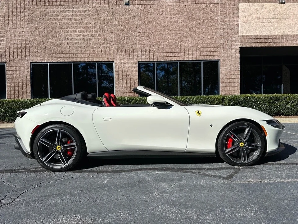 2024 Ferrari Roma Spider - Image 12 of 21