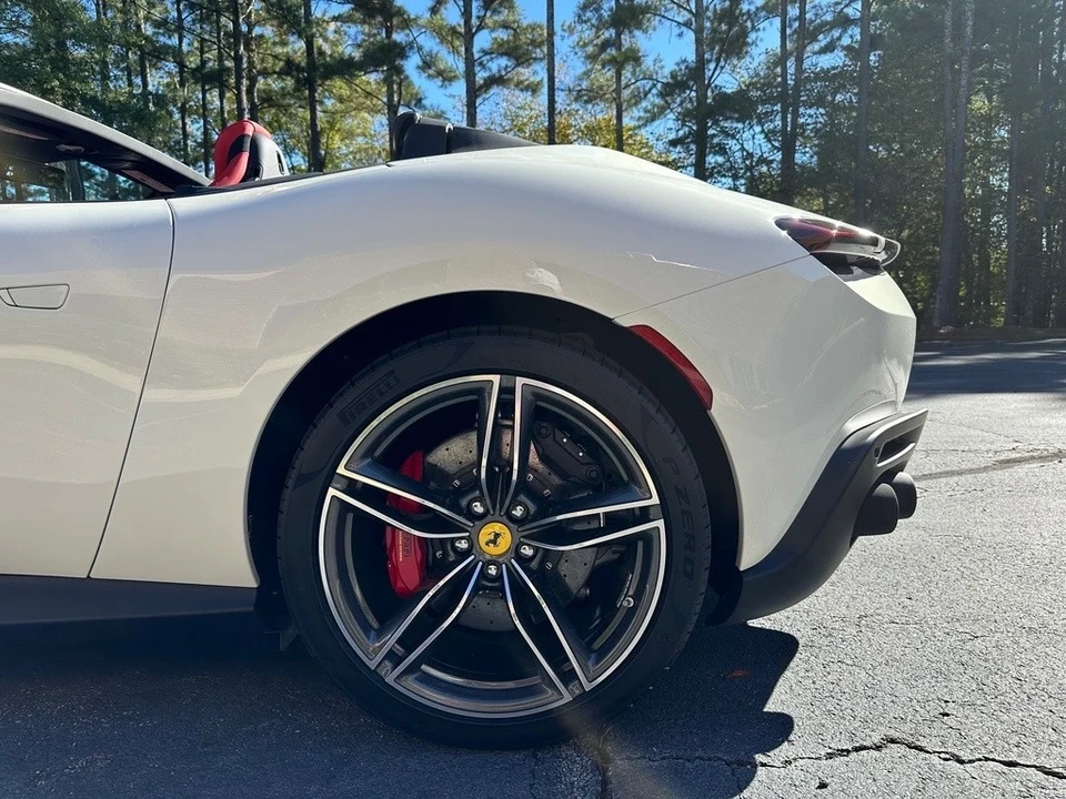 2024 Ferrari Roma Spider - Image 10 of 21