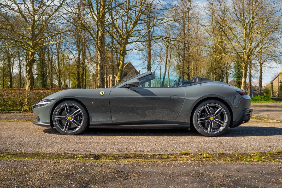 2024 Ferrari Roma Spider - Image 17 of 21