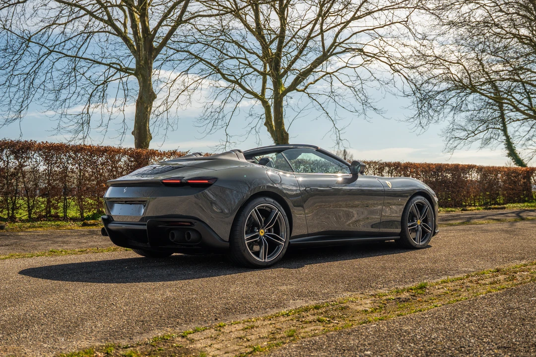 2024 Ferrari Roma Spider - Image 11 of 21
