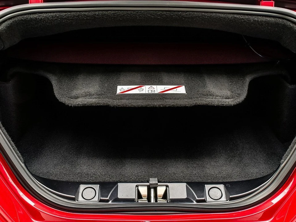 2024 Ferrari Roma Spider - Image 30 of 31