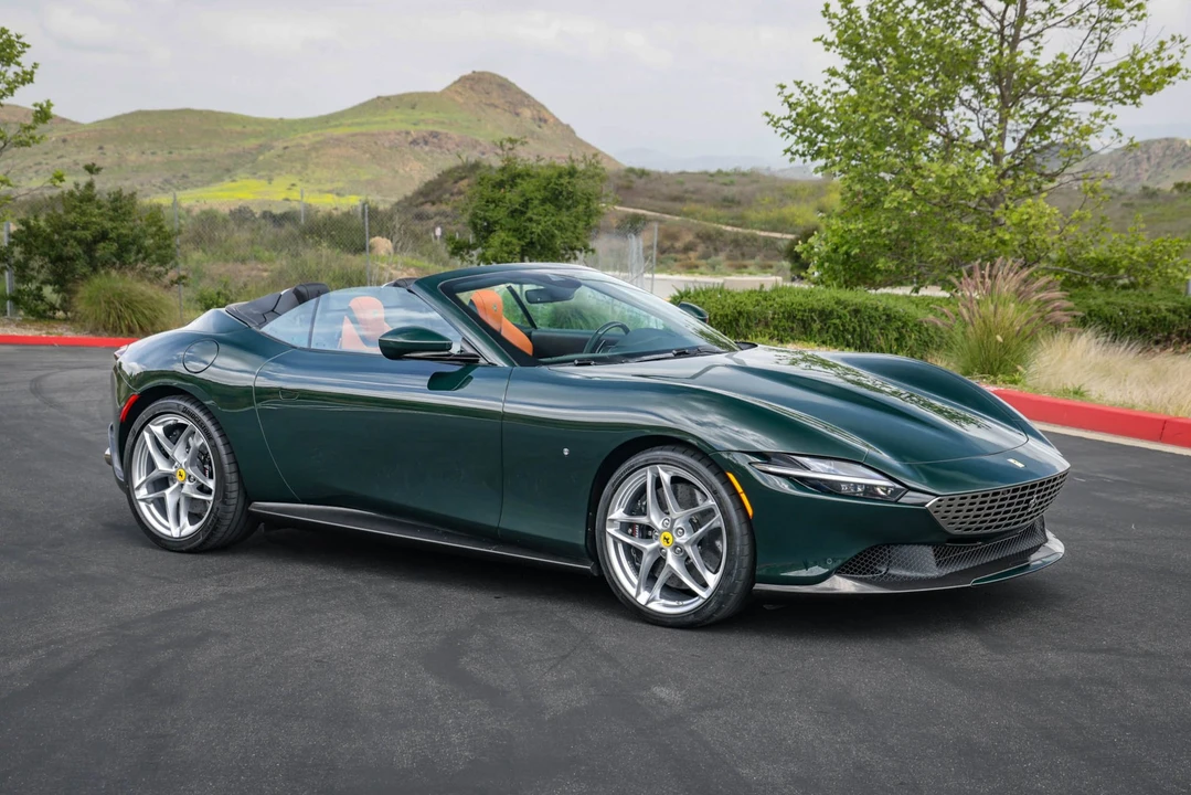 2024 Ferrari Roma Spider - Image 17 of 31