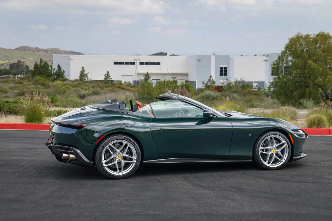 2024 Ferrari Roma Spider - Image 15 of 31