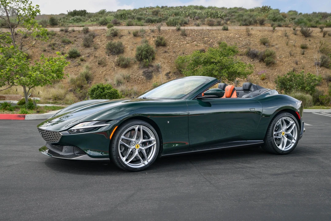 2024 Ferrari Roma Spider - Image 5 of 31