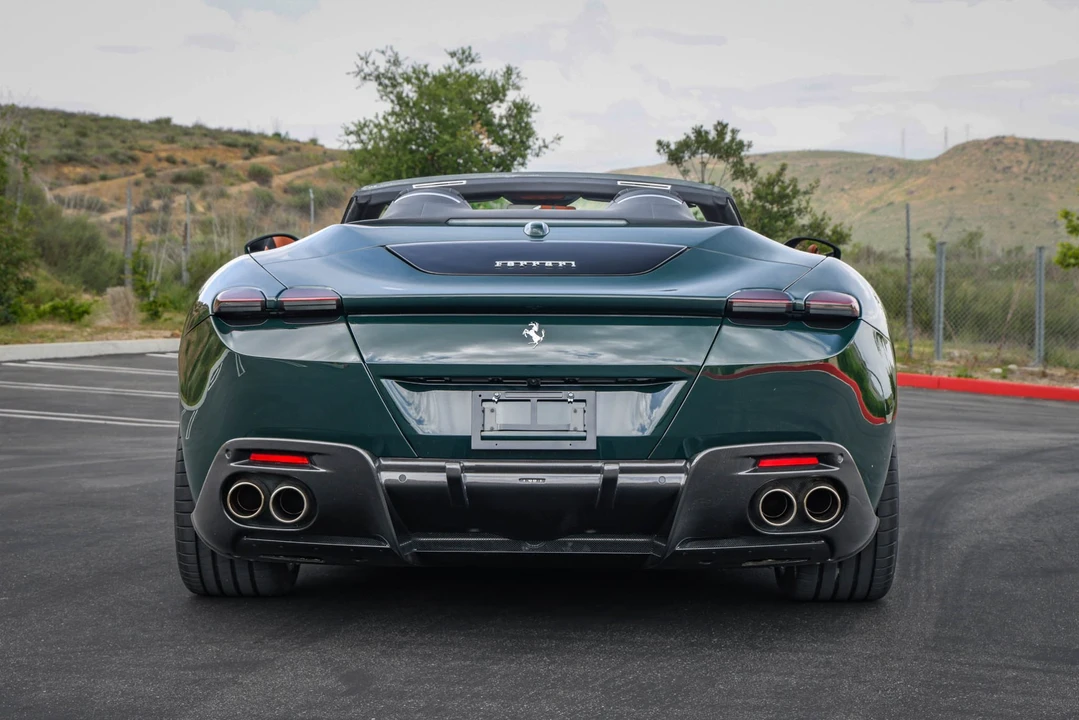2024 Ferrari Roma Spider - Image 12 of 31
