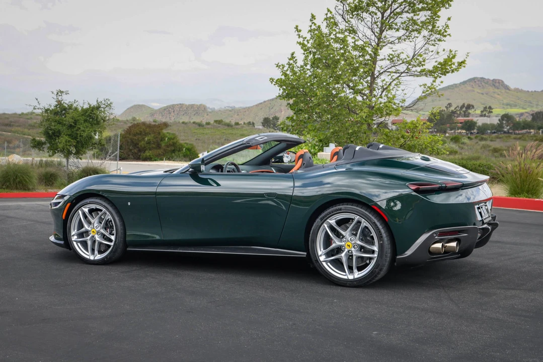 2024 Ferrari Roma Spider - Image 8 of 31