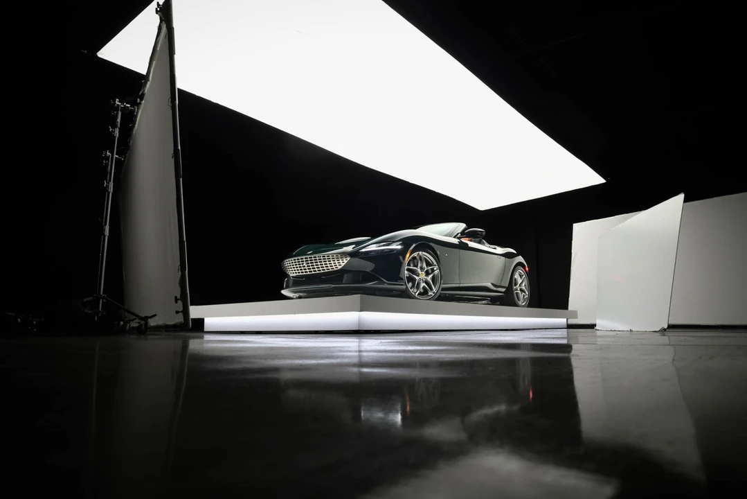 2024 Ferrari Roma Spider - Image 25 of 31