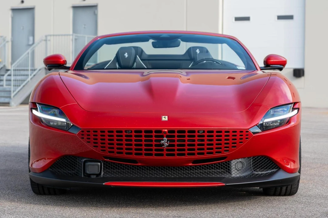 2024 Ferrari Roma Spider - Image 2 of 31